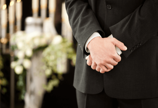 父の葬儀に来ない夫「仕事があるから無理」妻「信じられない」だが帰宅後⇒まさかの“欠席理由”を知り絶句