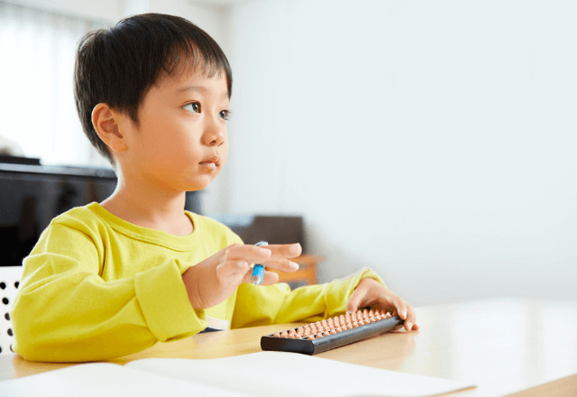 計算力アップ！そろばんを始めるベストな年齢と教室の選び方