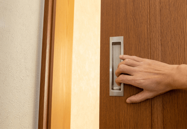 義母と同居して数日…「やだ！やめて！！」と叫ぶ息子。慌てて部屋に入った瞬間⇒衝撃的な光景に「…は？」