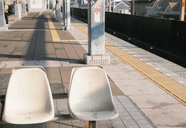 駅で…「100円貸して。絶対返すよ」名前と番号を書いた紙を渡す男性。数日後⇒「え…」まさかの結末に…