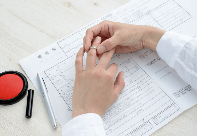 突然…浮気夫「彼女と結婚するから出てけ！」私「はーい！」と快く離婚した結果…