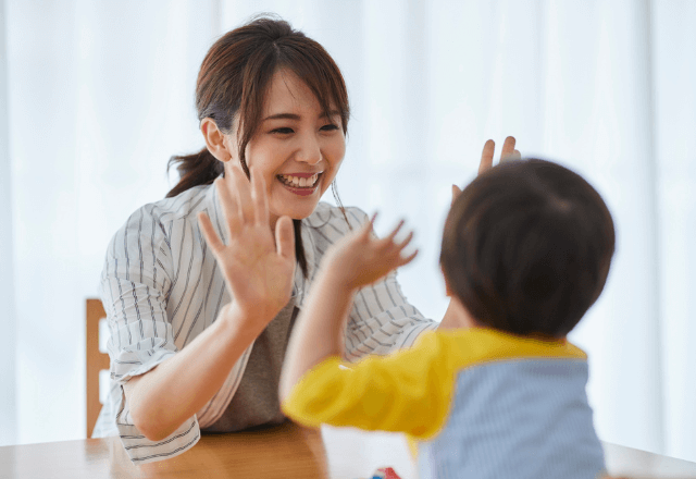 おやこで楽しむおはじき遊び！人気のマンカラや簡単なルールを解説