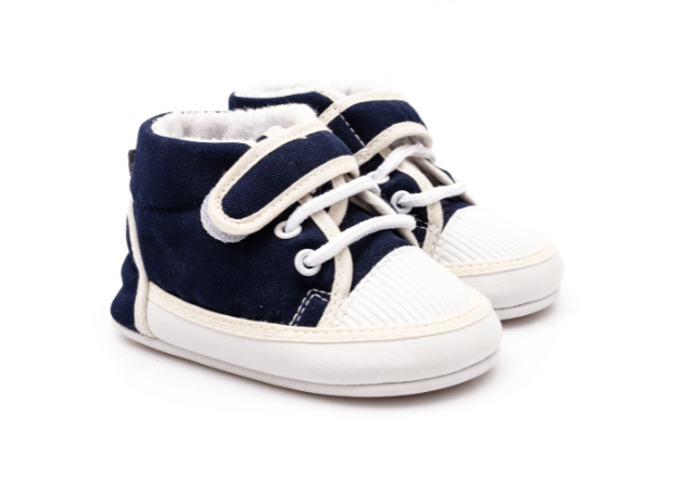 ベビーシューズはハイカット？いつまで履かせるか判断の目安