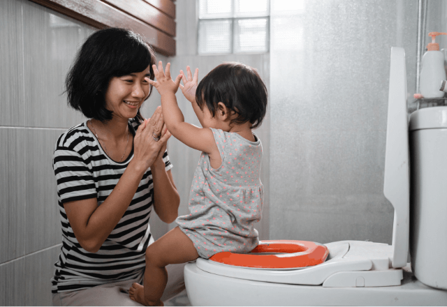 トイトレ成功の秘訣は踏み台！選び方のコツや手作りアイデアを解説