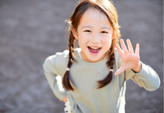 子どもに挨拶を自然に教える、効果的な3ステップ