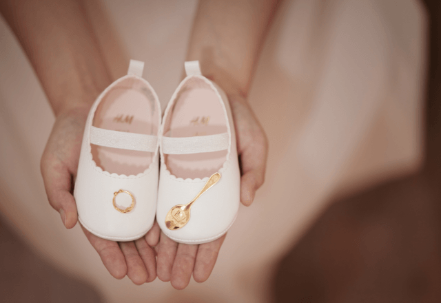 おやこの記念すべき一歩を支える靴選び。ベビーシューズとファーストシューズの違いを解説