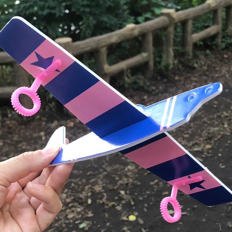 【新感覚】飛行機とともにシャボン玉が飛ぶ！？「フライングタイガー」のシャボン玉飛行機、本当にできるか試してみた！