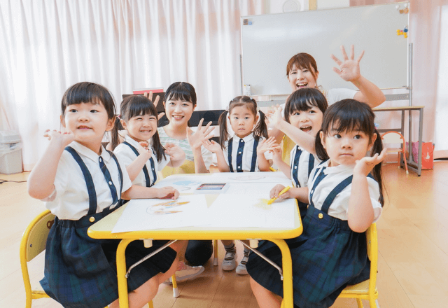 私立幼稚園の特徴って？通園バス・預かり保育・先生の雰囲気までリアル解説