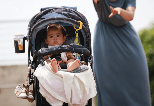 ベビーカーから落ちかけた子どもを救った私。数日後、自宅前で⇒「あの…」判明した母親の正体に「え！？」