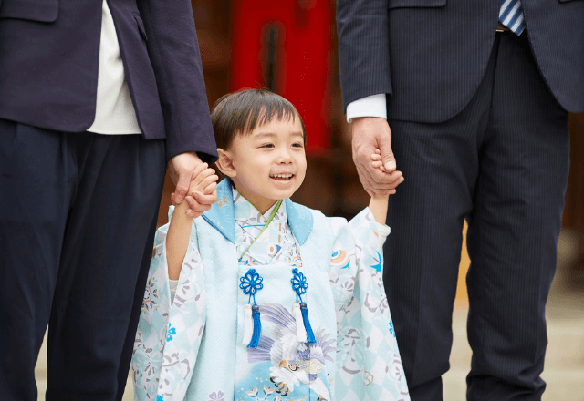 男の子の七五三、いつお祝いする？早生まれの子や女の子との違いも解説