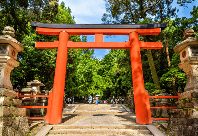 【お宮参りガイド】赤ちゃんと家族の初めての神社訪問