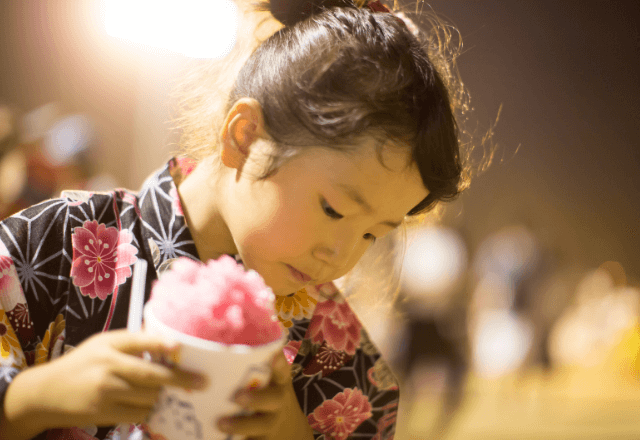 夏祭りで…迷子の子どもをスタッフへ連れて行こうとした直後⇒「やめて！」見知らぬ女性に突き飛ばされて―！？