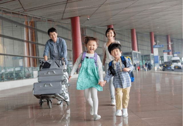 子連れ海外旅行の必須準備！パスポートの取得と保険加入の極意