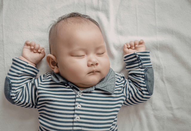 赤ちゃんの昼夜逆転を直したい！ぐっすり眠れるリズム作りのポイント