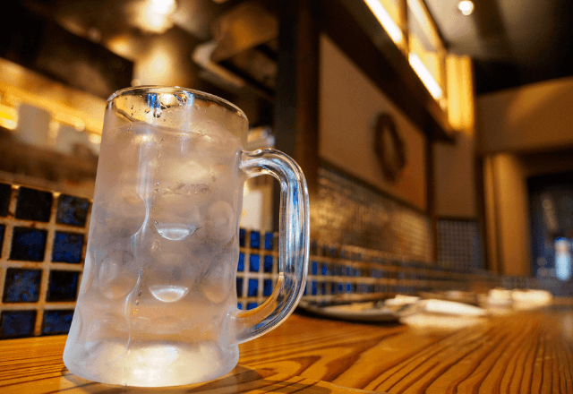 居酒屋で…店員「お会計4万です」私「飲み放題2千円ですよね？」直後⇒店員「警察呼ぶぞ」通報されて―！？