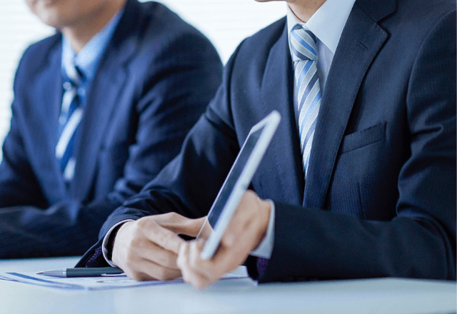 取引先「貧乏な下請けは帰れ！」ビンタされた俺「はーい」直後⇒勘違いに気づいた取引先は絶句