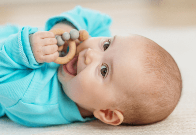 生まれて初めてのおもちゃに！赤ちゃんにおすすめ名作4選