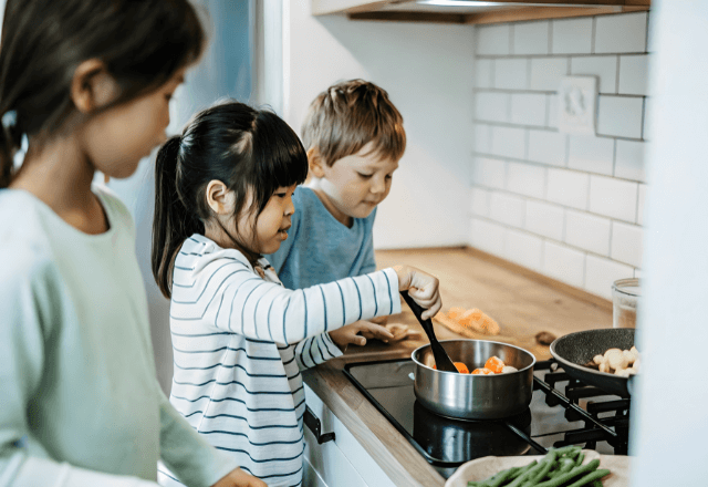 野菜嫌いは「お手伝い」で克服！下ごしらえ・買い物で意識を変えるコツ