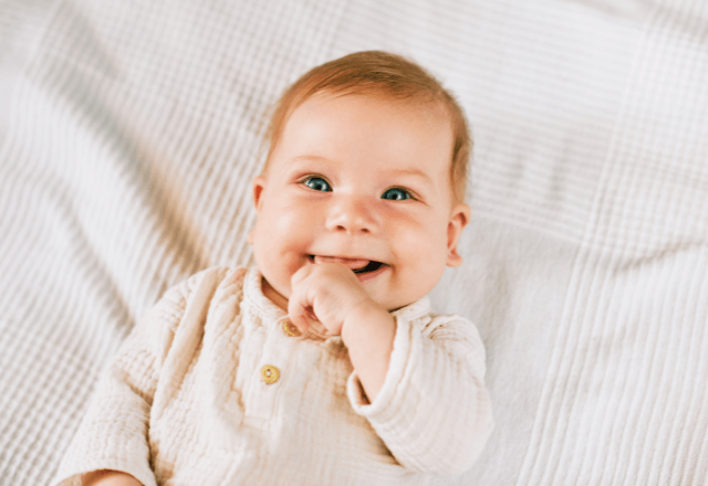 成長を促す！生後6ヶ月の赤ちゃんが夢中になる室内・外遊び