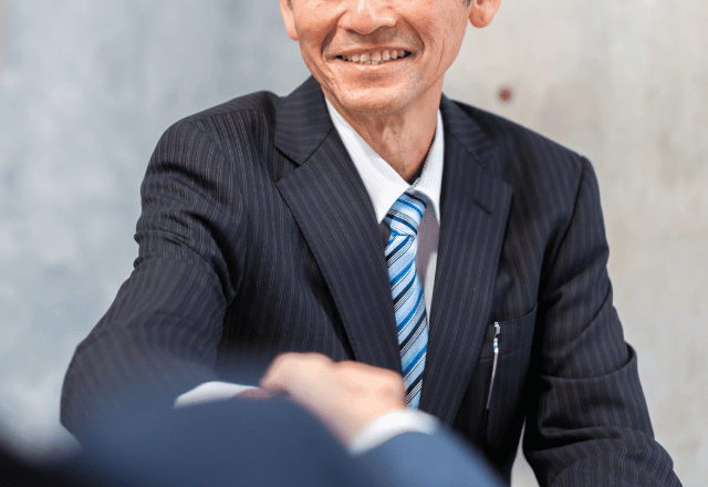 新卒歓迎会で…“わざと”ぶつかってきた新卒が「冴えないおっさん（笑）」と見下してきたので【俺の正体】を明かした結果（笑）