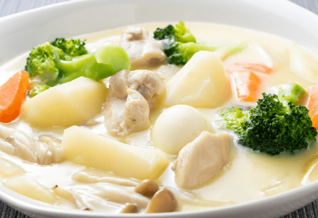 「神経質すぎ（笑）」牛乳アレルギーの孫に"シチュー"を差し出す義母。だが直後⇒夫の一言で顔面蒼白！？
