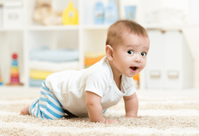 赤ちゃんが楽しくずりばいをマスター！効果と上手なサポート方法