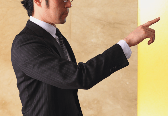 アメリカ本社社長の俺を知らない部長「派遣社員が思い上がるな！帰れ！」と言うので速攻で帰国した結果