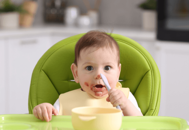 毎日の食事がもっと楽に！食べこぼし掃除を時短する便利アイデア