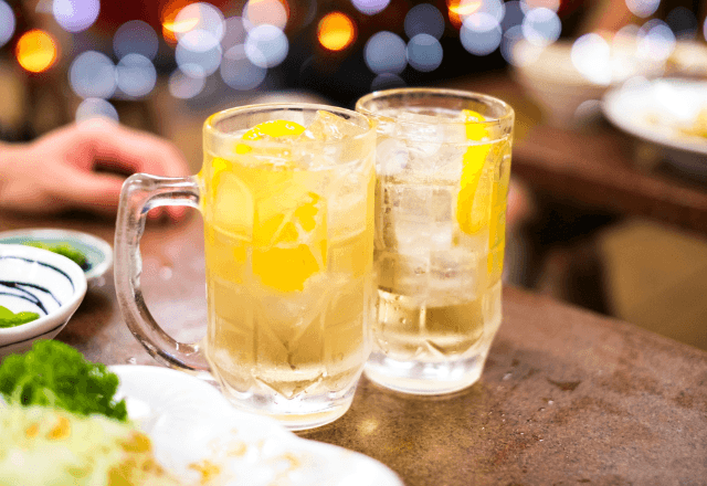 格安居酒屋で1万円！？私「頼んでない高級酒が…」店員「頼んでます」店長を呼んだ結果⇒【最悪すぎる対応】に唖然…