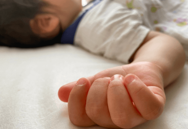 子どものおねしょ対応ガイド：布団清掃と快適睡眠環境の作り方