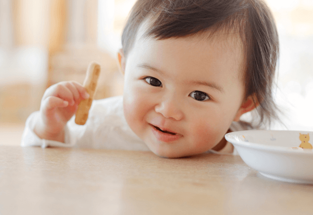 手づかみ食べとは？手づかみ食べのメリット