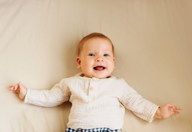 表情が豊かになる！生後6ヶ月の赤ちゃんが喜ぶ遊びのコツ