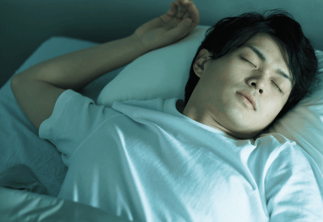 夜中に…「ねえ、吐き気と動悸がやばい…」夫を起こした結果⇒「えっ…？」衝撃の一言に耳を疑って―！？