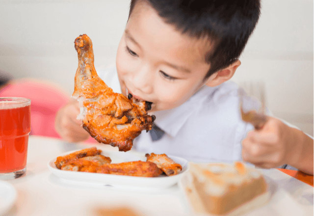 大満足のボリューム！子どもが喜ぶ絶品お肉レシピ3選
