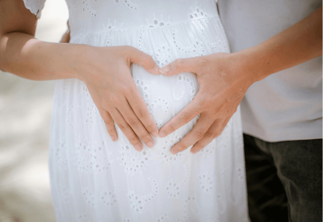 ママだけじゃない！パパのマタニティフォト衣装選びの正解は？