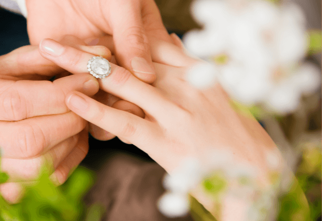 借金300万の婚約者「夫婦になるんだからお前も返済しろ」私「わかった」⇒後日、婚約者が職場で孤立したワケ…
