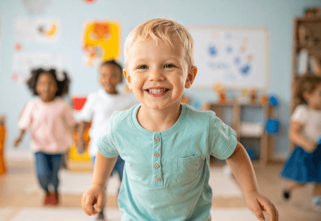 子どもの笑顔が広がる！年齢別のおすすめ遊び道具と楽しみ方