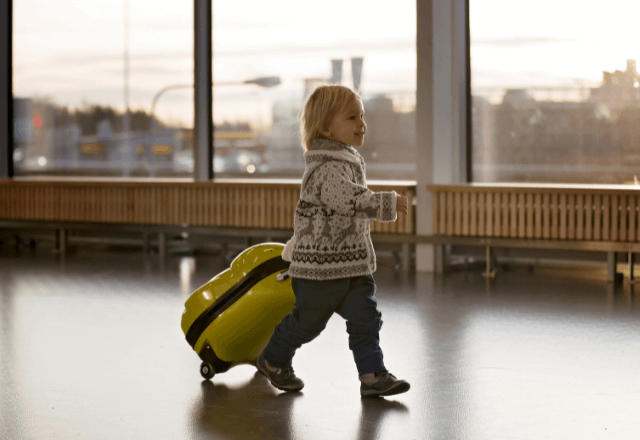 はじめての子連れ海外！パスポート取得と保険の安心ガイド