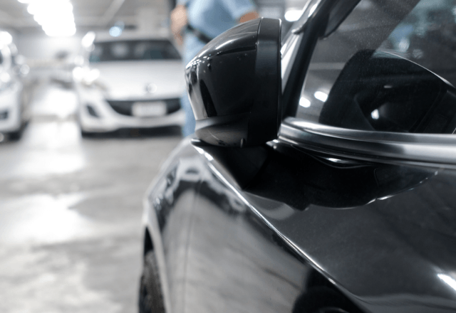 駐車場で…「狭い所に停めるお前が悪い（笑）」当て逃げした数日後⇒相手が【大型契約】の取引先だった結果…