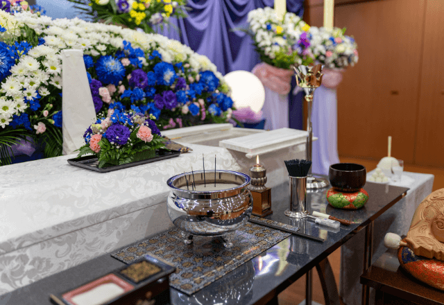 父の葬式で…「さっさと遺書を読んでくれ」絶縁したはずの親戚が参列！？しかし直後⇒親戚は顔面蒼白になったワケ