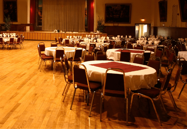 同窓会で…俺を見下す同級生「無職の貧乏人は帰れ（笑）」と言うのでお望み通り帰った結果…⇒同級生からSOS！？