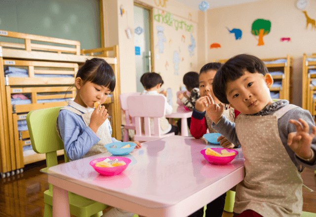 集団遊びが苦手な子への支援｜保育士が実践する、社会性を育むアプローチ